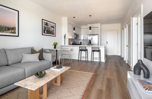 Enterprise Apartment | Brand New 1-Bedroom Luxury Serviced Apartment Near Strip