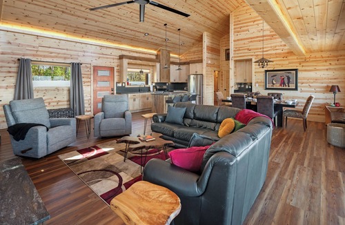Frenchburg Cabin | Brand New Cabin with Breathtaking Views - 4 BR/3BA Hot Tub RRG
