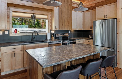 Frenchburg Cabin | Brand New Cabin with Breathtaking Views - 4 BR/3BA Hot Tub RRG