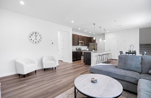 Nazareth House | Brand new home less than 30 mins away from Louisville's favorite destinations!