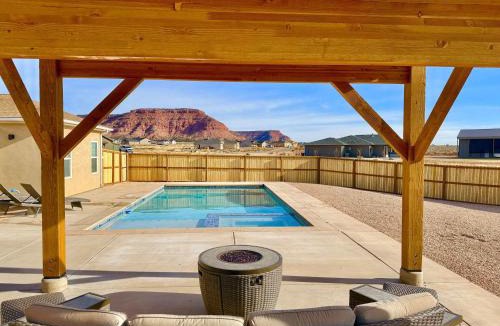Kanab House | Brand New Home with Private Pool and Hot Tub