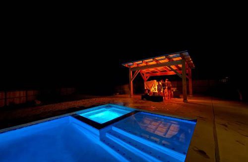 Kanab House | Brand New Home with Private Pool and Hot Tub