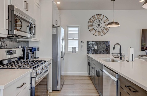 St. George House | Brand New | Modern | Clean | Lazy River & Mini Golf! Sleeps 6
