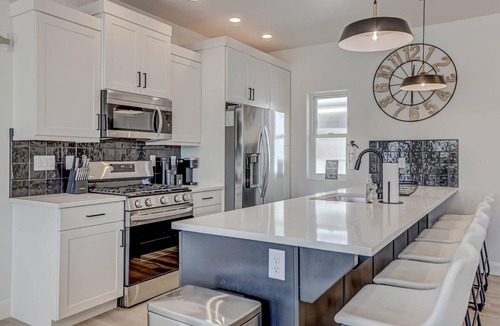 St. George House | Brand New | Modern | Clean | Lazy River & Mini Golf! Sleeps 6