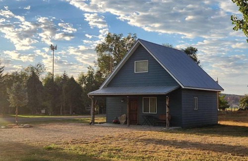 Cannonville Cabin | Brand New, Modern Country Cabin near Bryce Canyon National Park, Utah