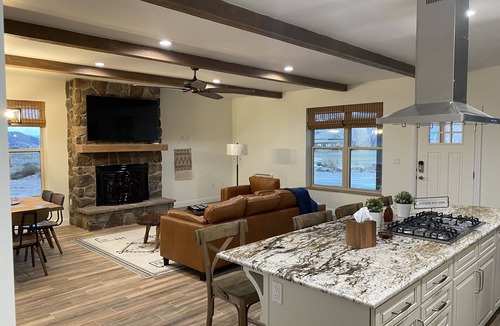 Teasdale House | Brand New Modern Contemporary Farmhouse