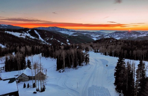 Beaver House | BRAND NEW Ski-In Ski-Out at Eagle Point Resort Utah - Sleeps 33 Comfortably!