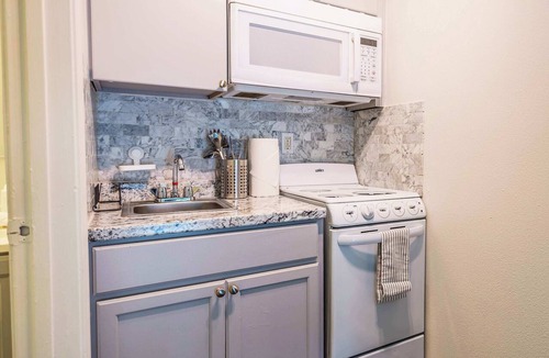 Tolleson Apartment | Brand New Studio | Fast WiFi | Near I-10
