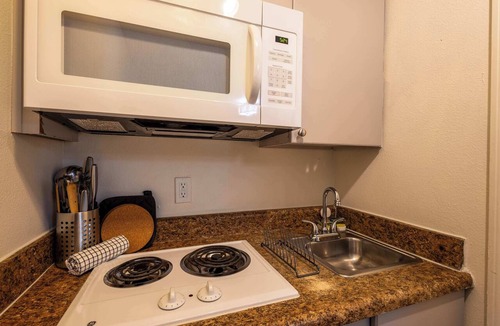 Tolleson Apartment | Brand New Studio | Fast WiFi | Near I-10