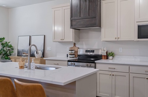 Idaho Falls House | Brand New Townhome in proximity to the Hospital, Mall, Restaurants, and Parks.