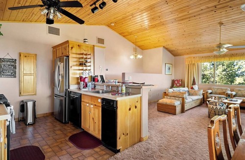 Springerville House | Breathtaking Cabin Backing the National Forest