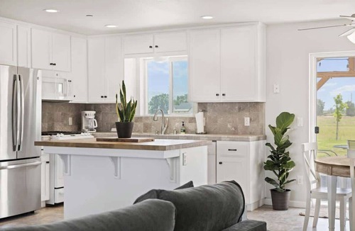 Visalia House | Breathtaking Country Views at Bonnieview Near SNP
