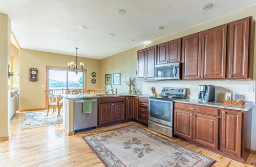 Dayton House | Breathtaking Mtn & Lake Views! Glacier Country Gem