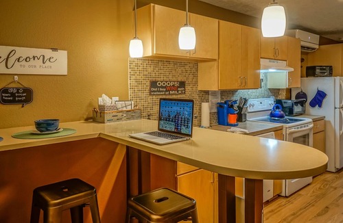 University Heights Apartment | Bricklight district apartment with great balcony! - Walk to UNM, Nob Hill