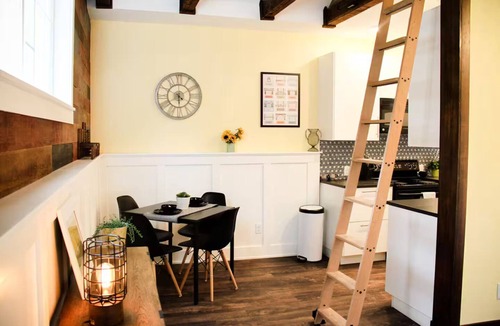 Montavilla Apartment | Bridgetown Bungalow: The perfect cozy getaway! A Pet Friendly Studio