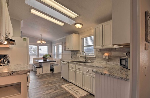 Piute County House | Bright & Beautiful Home, Explore Nat'l Parks!