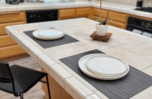 Chico House | Bright + Comfortable 3BR Family Retreat by Degarmo Park