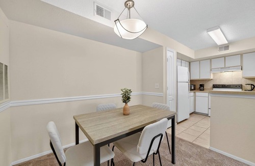 Winter Springs Apartment | Bright & Comfy 2BR Home Away
