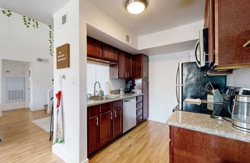 South Scottsdale Condo | Bright condo with pool, hot tub, gym & ideal downtown Scottsdale location