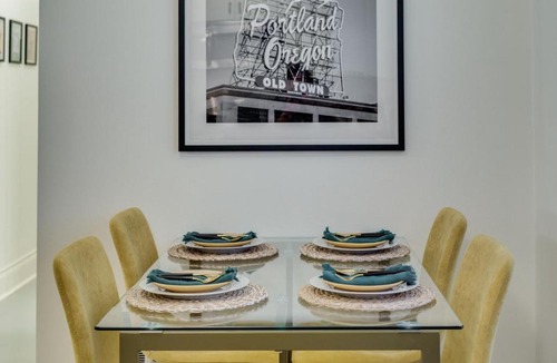 University Park Apartment | Bright & Cozy Modern Studio, Fast WiFi, Quiet, Walkable to University of Portland