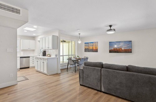 Sun City House | Bright & Modern 2BR/1BA – Sun City Escape