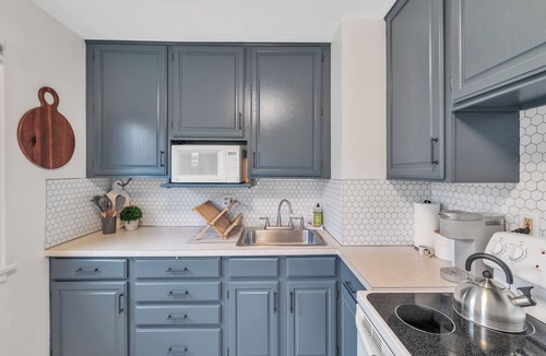 Toledo House | Bright & Stylish near Country Club, UTMC & Zoo