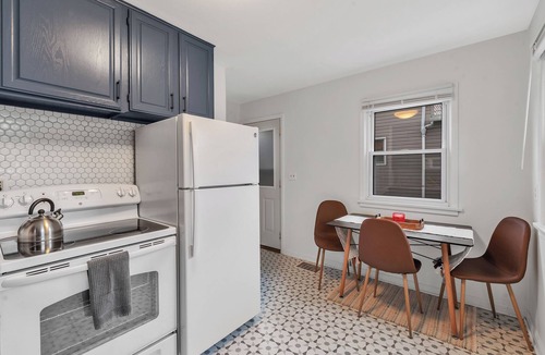 Toledo House | Bright & Stylish near Country Club, UTMC & Zoo