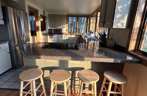 Jackson House | Bright & sunny house on open space close to Jackson. Discounts for longer stays!