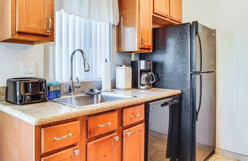 South Scottsdale Condo | Bring Your Pet! Snowbird Haven w/Community Pool!