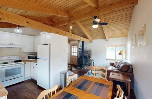 Sula House | BroadAxe Lodge, Residence (cabin 1)