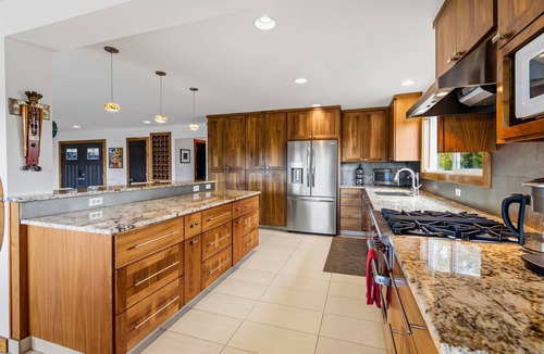 Latah Valley Condo | Browne’s Addition Penthouse | Fireplace & Sauna
