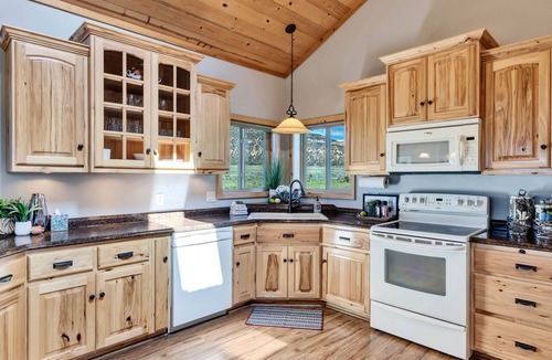 Panguitch Cabin | Bryce Canyon Retreat | National Parks | Views
