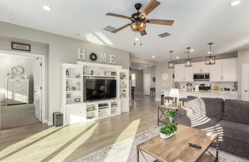 Buckeye House | Buckeye Paradise- Pool, BBQ & Pet Friendly