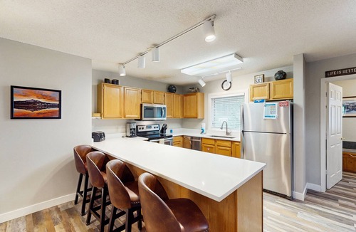 Big Horn Condo | Budget-Friendly Condo, Steps from the New Bear Back Poma