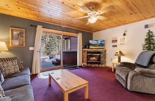 Fall River Estates Apartment | Bugle Pointe B10 by Estes Park Condos