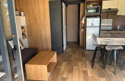 Sorbo-Ocagnano House | Bungalow 300 metres from the beach in a secure campsite