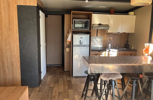 Sorbo-Ocagnano House | Bungalow 300 metres from the beach in a secure campsite