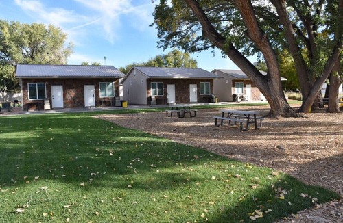 La Verkin Cabin | Bunkhouse 7B Near Grove Of Trees