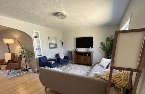 Rose Park House | Bunkhouse on Stephens Street - Perfect family house!