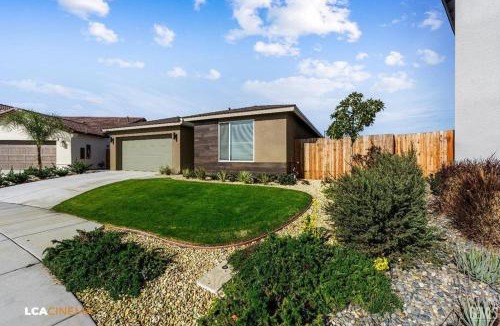 Greenacres House | Business Travel Ready New 3BR Near Airport