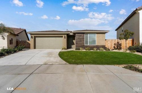 Greenacres House | Business Travel Ready New 3BR Near Airport
