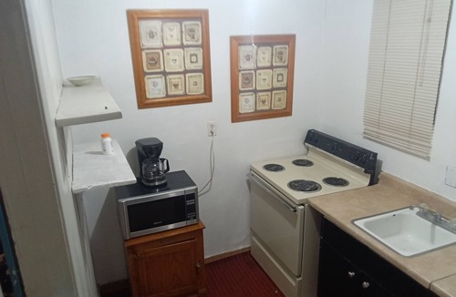 Searchlight Hotel | BV MOTEL
