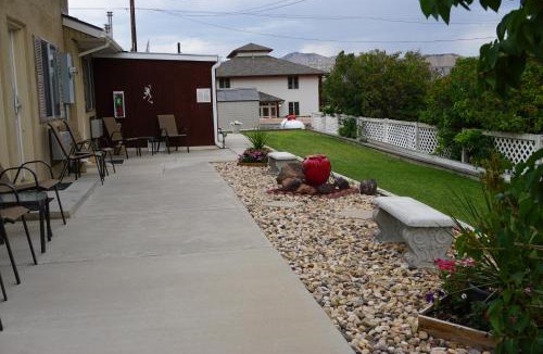 Tropic Hotel | Bybee's Steppingstone Motel