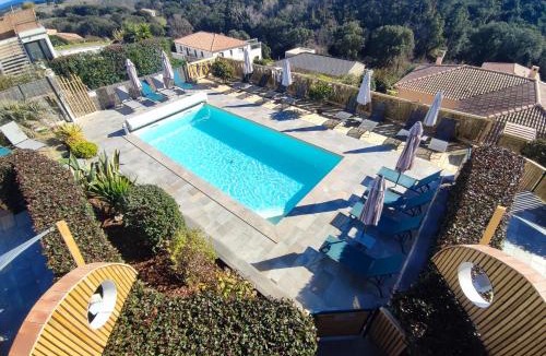 Taglio-Isolaccio Apartment | côte et mer - appartement haut standing dans villa avec piscine et vue mer