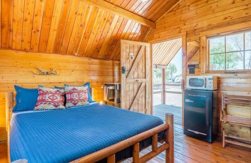 Ehrenberg Cabin | Cabin 1 · Cozy Studio Cabin!