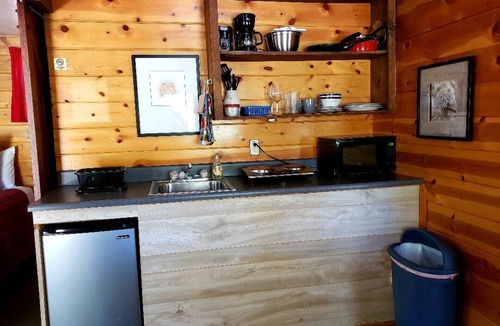 Payson Cabin | CABIN #1 - SWEETHEART’S GRAND Deluxe CABIN (JACUZZI & FIREPLACE, 2 Rooms)