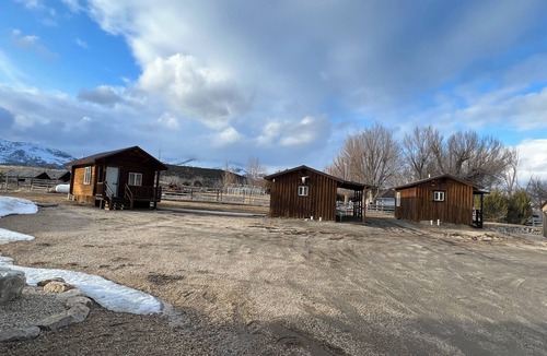 Almo Cabin | Cabin 6 at the Almo Inn, right by City of Rocks National Park and Castle Rock ID