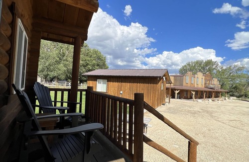 Almo Cabin | Cabin 6 at the Almo Inn, right by City of Rocks National Park and Castle Rock ID