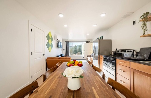 Glendale House | Cabin & Dome Retreat Between Zion & Bryce | EV | Stunning Views & Stars