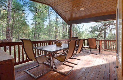 Munds Park Cabin | Cabin Escape - Treehouse, Game Room & Lake Walk